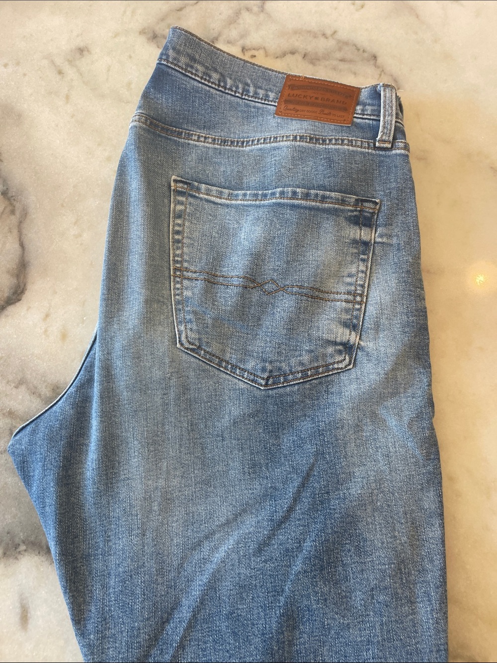 Lucky Brand Men’s Light Blue Straight Jeans 38x30
